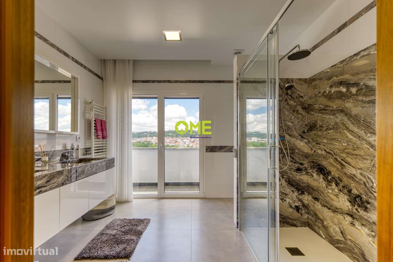 **Moradia T3 em Ourém - Luxo e Modernidade**-19