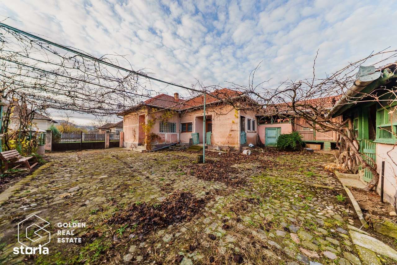 Casa in Ineu, cu teren de 1522 mp, comision 0%-16