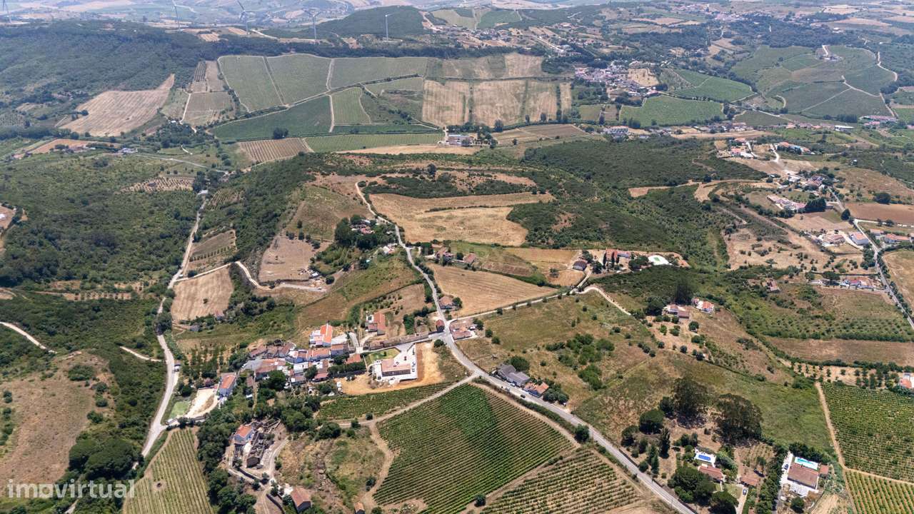 Oportunidade Única de Investimento em Terreno com Potencial Agrícola e-5