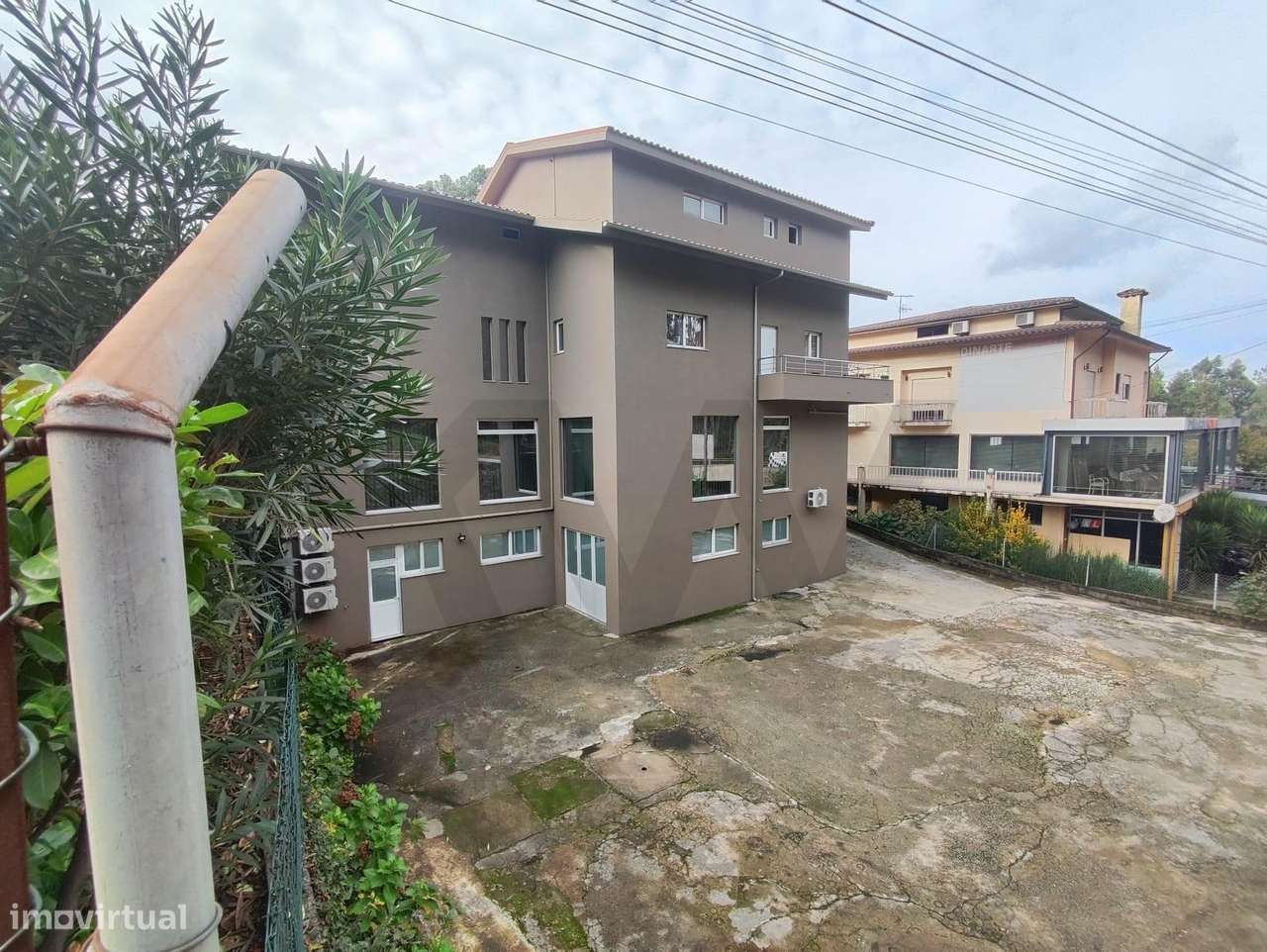 Prédio Misto com 4 frações-7