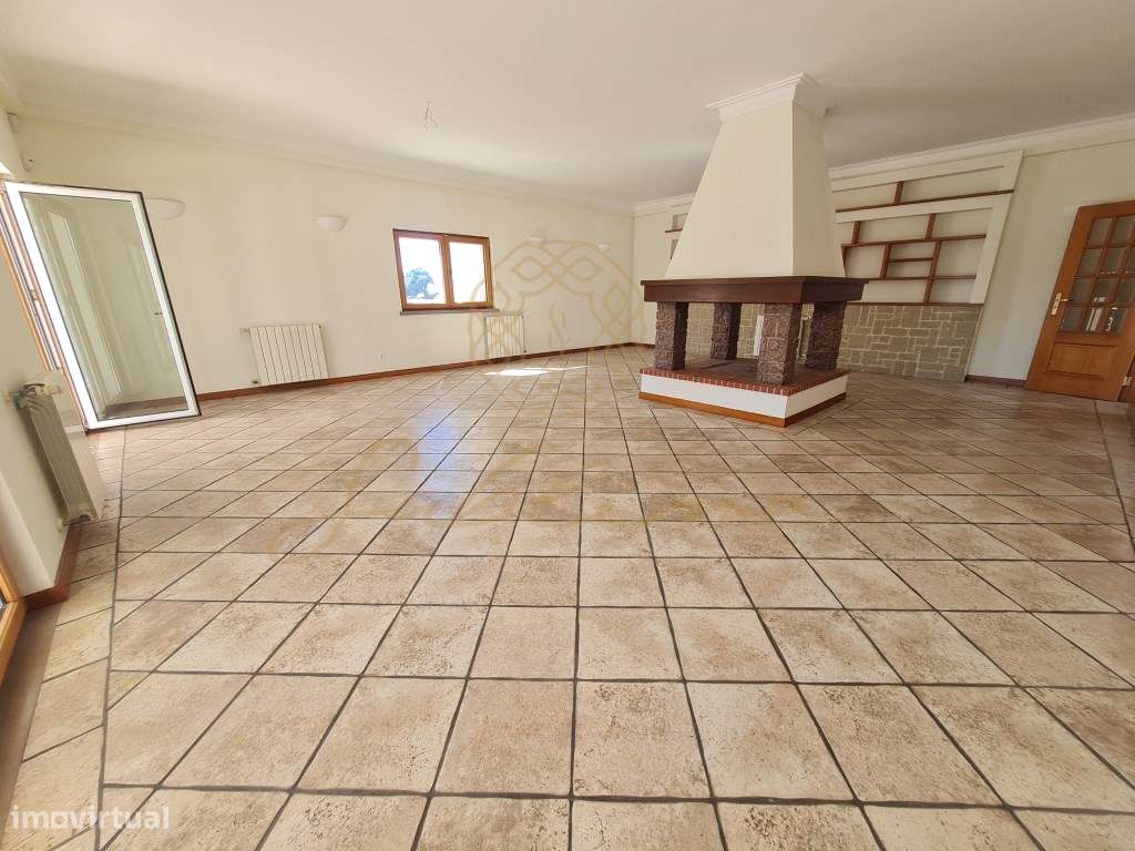 Moradia isolada V3+2 situada em Caixas, Sesimbra com Piscina-21