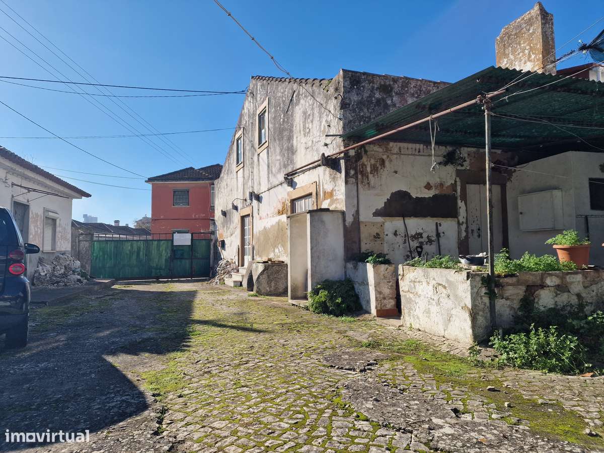 Terreno Misto com Elevado Potencial de Investimento-7