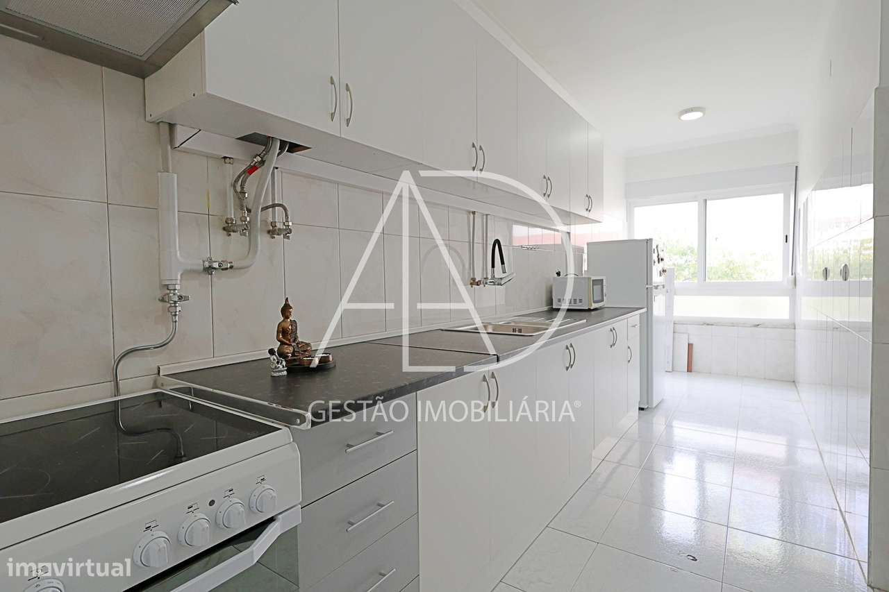 Apartamento T3 nas Paivas | Luz, conforto e localização privilegiada-8