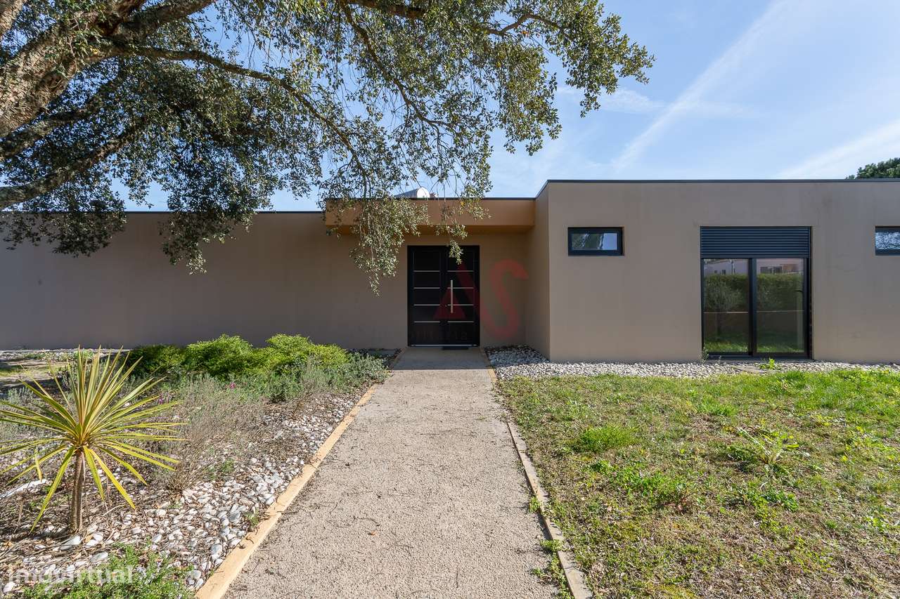 Moradia Térrea T4+1 de Luxo com Jardim e Piscina no Golfo do Montado e - Grande imagem: 3/49