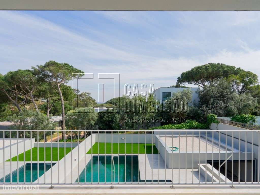 Moradia de Arquitectura Moderna de tipologia T3+1 em Oeiras com Pis...-48