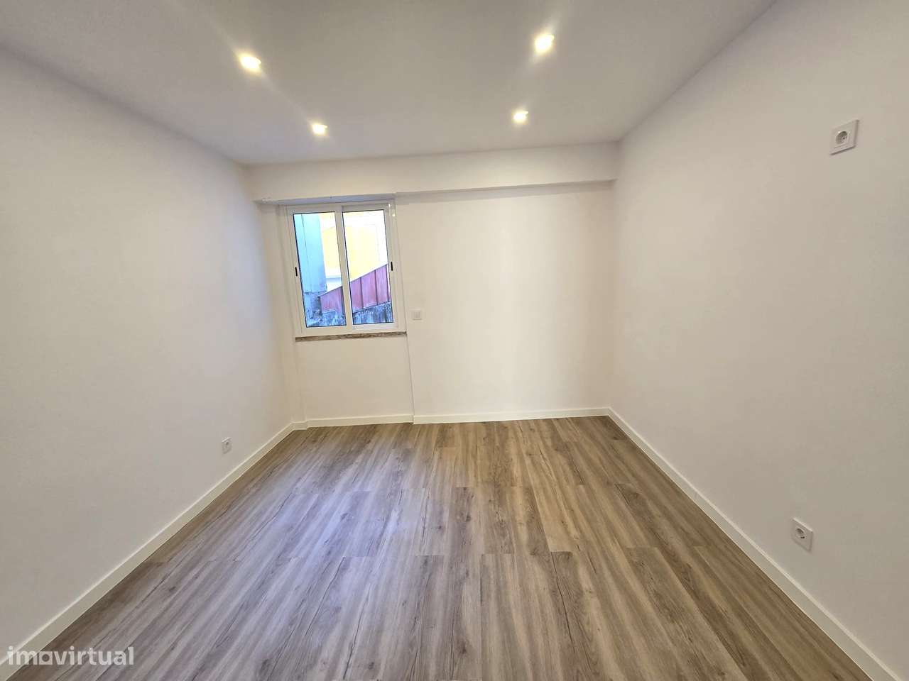 Apartamento Totalmente Remodelado T2 - Amadora-15