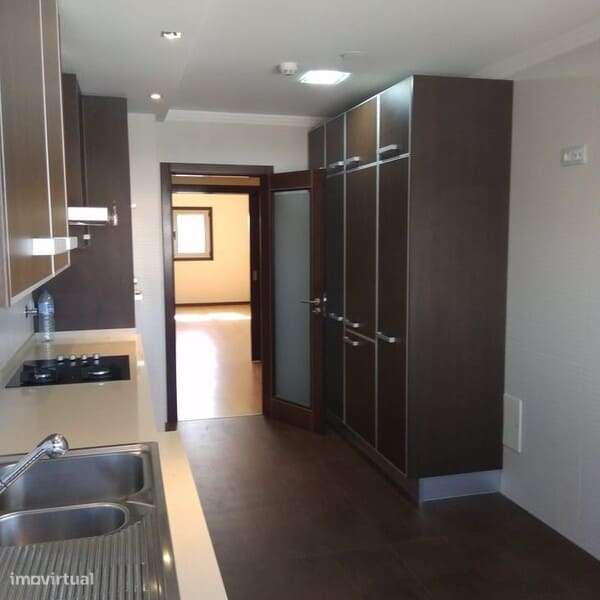 Excelente T2 com garagem!-6