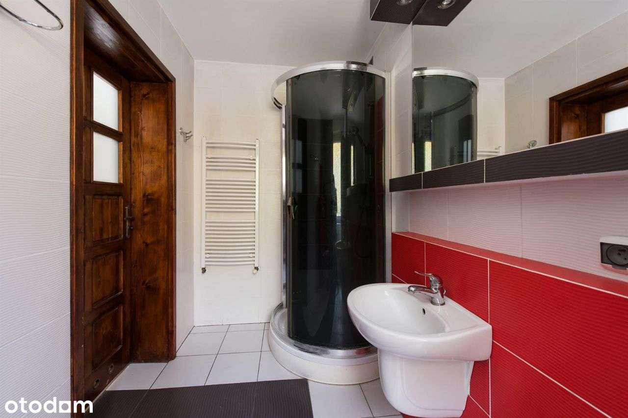 Urokliwy dom przy lesie-5