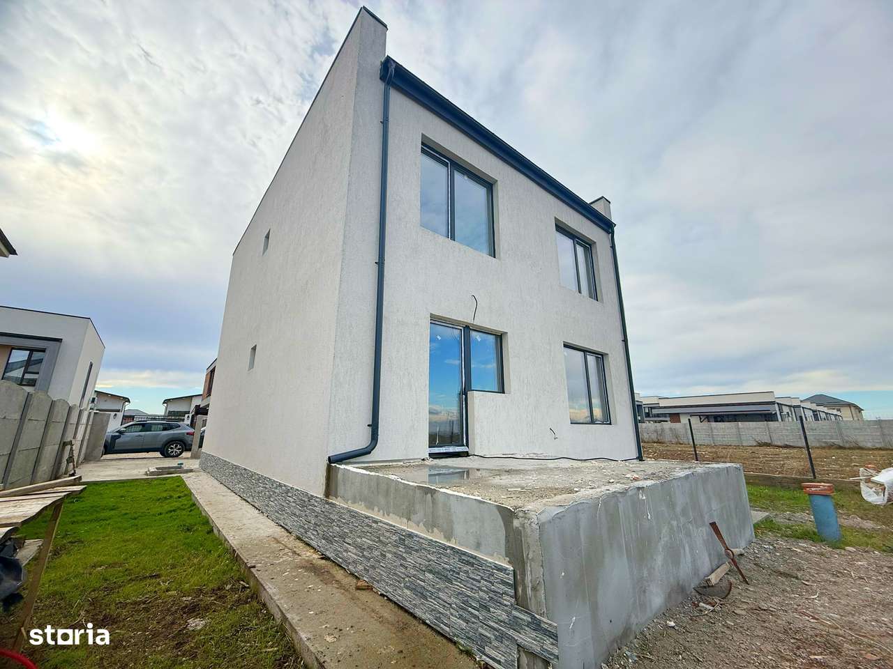 Vila individuala zona centrala / 5 Camere / 3 Bai / Teren 280 mp-1