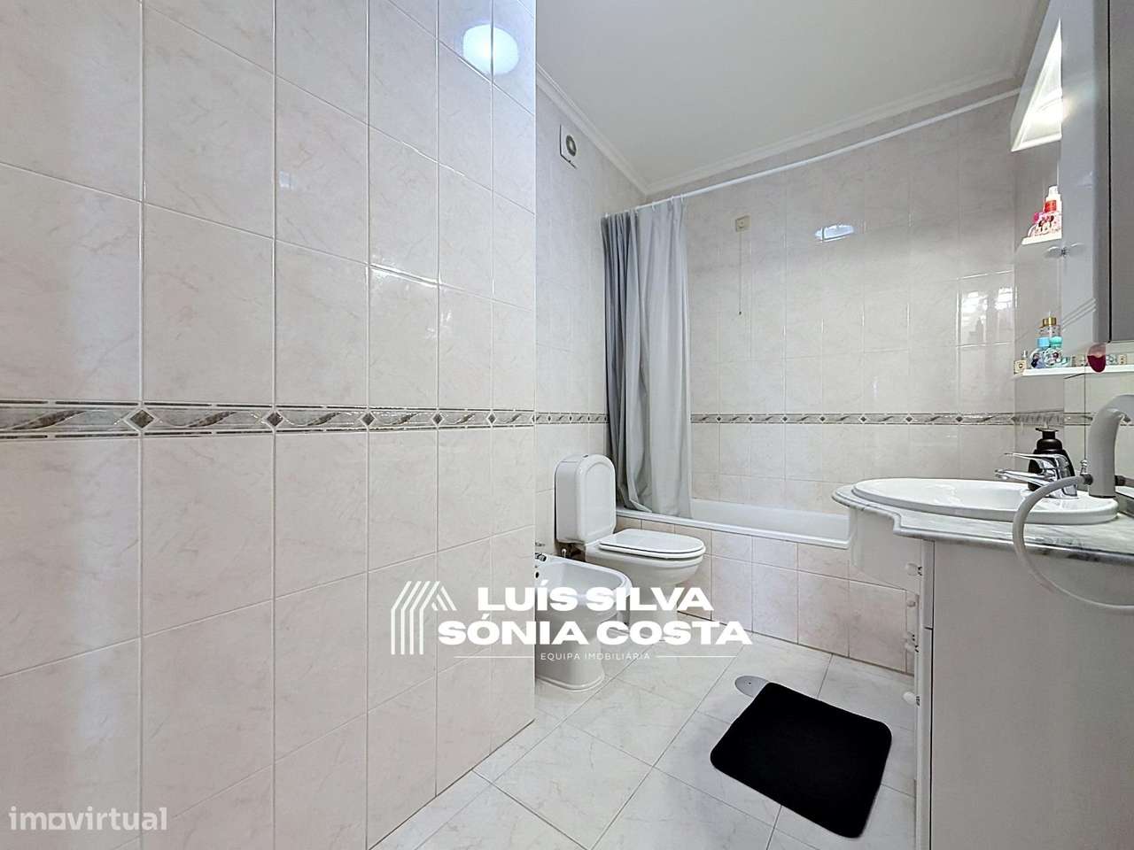 Apartamento T2 c/ Garagem, Arrumos, Varandas & Elevador –...-19
