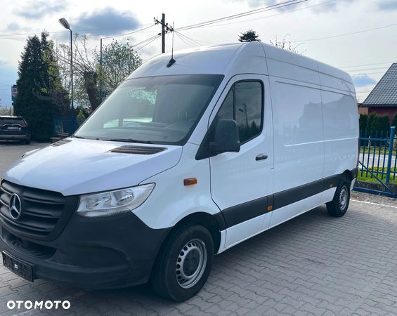 Mercedes-Benz Sprinter - 1