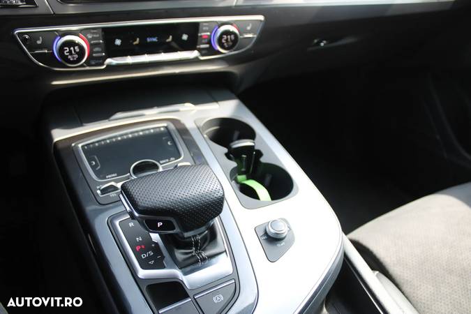 Audi Q7 e-tron 3.0 TDI quattro Tiptronic - 12