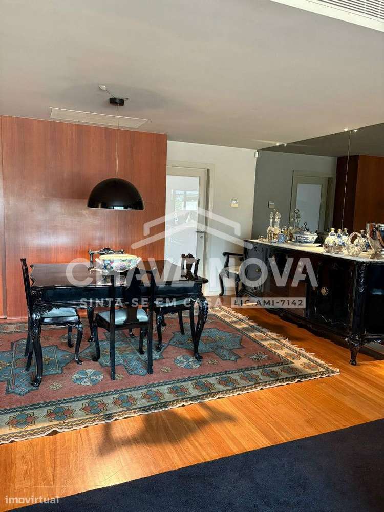 Moradia de luxo V4 com 4 pisos e elevador em Leça da Palmeira - Grande imagem: 4/24