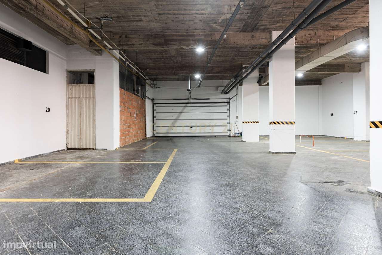 Lugar de Estacionamento para venda - Montechoro - Grande imagem: 4/6