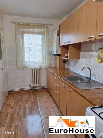 Apartament cu 3 camere de vanzare in Alba Iulia Cetate - Imagine principală: 5/8