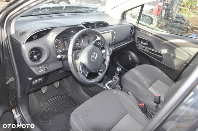 Toyota Yaris 1.5 Premium - 7