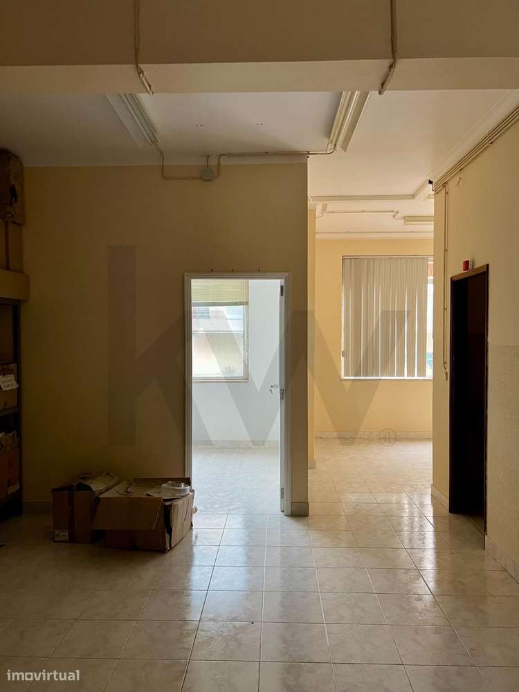 Loja à Venda no Bairro da Anta – Agualva | 78 m2 | 3 Montras | Excelen - Grande imagem: 2/12