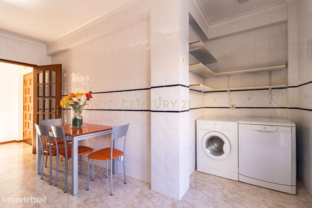 Apartamento T2 com Garagem e Sótão em Alcobaça - Excelente Oportunidad-5