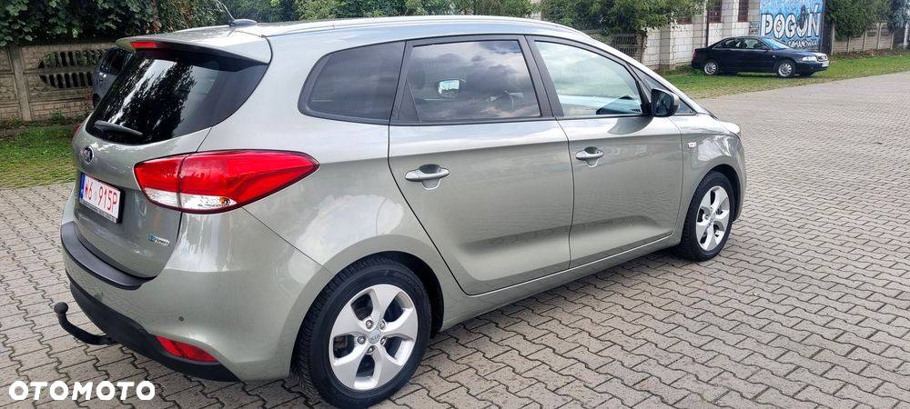 Kia Carens 1.7 CRDi 136 Dream Team Edition - 4