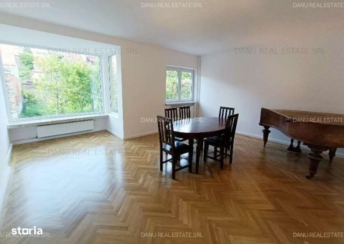 Vila deosebită de vânzare în centrul istoric al Brașovului - Imagine principală: 4/20