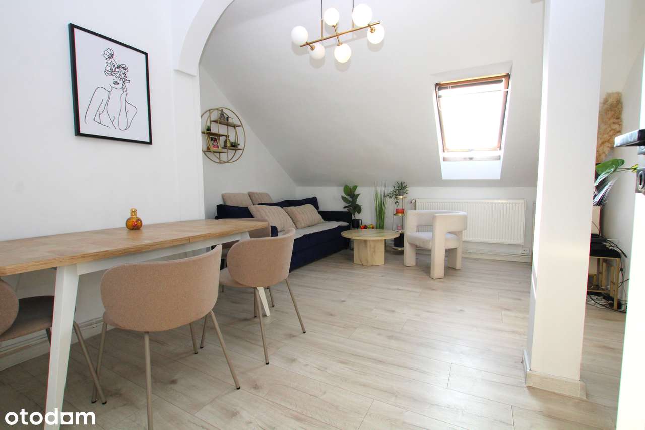 Mieszkanie 5-pokojowe z ogródkiem przy budynku MEDIA MIEJSKIE-0