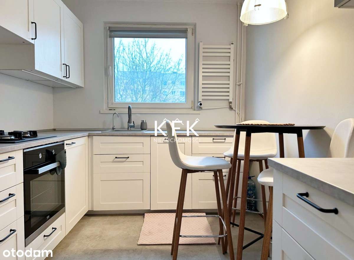 Pierwsze piętro Balkon Oddzielna Kuchnia FILM-12