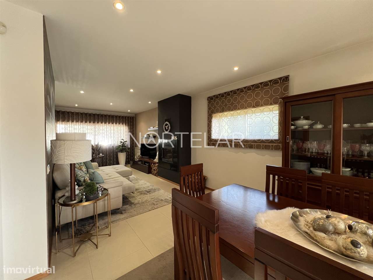 Moradia T3 com jardim e 3 frentes em Famalicão-9