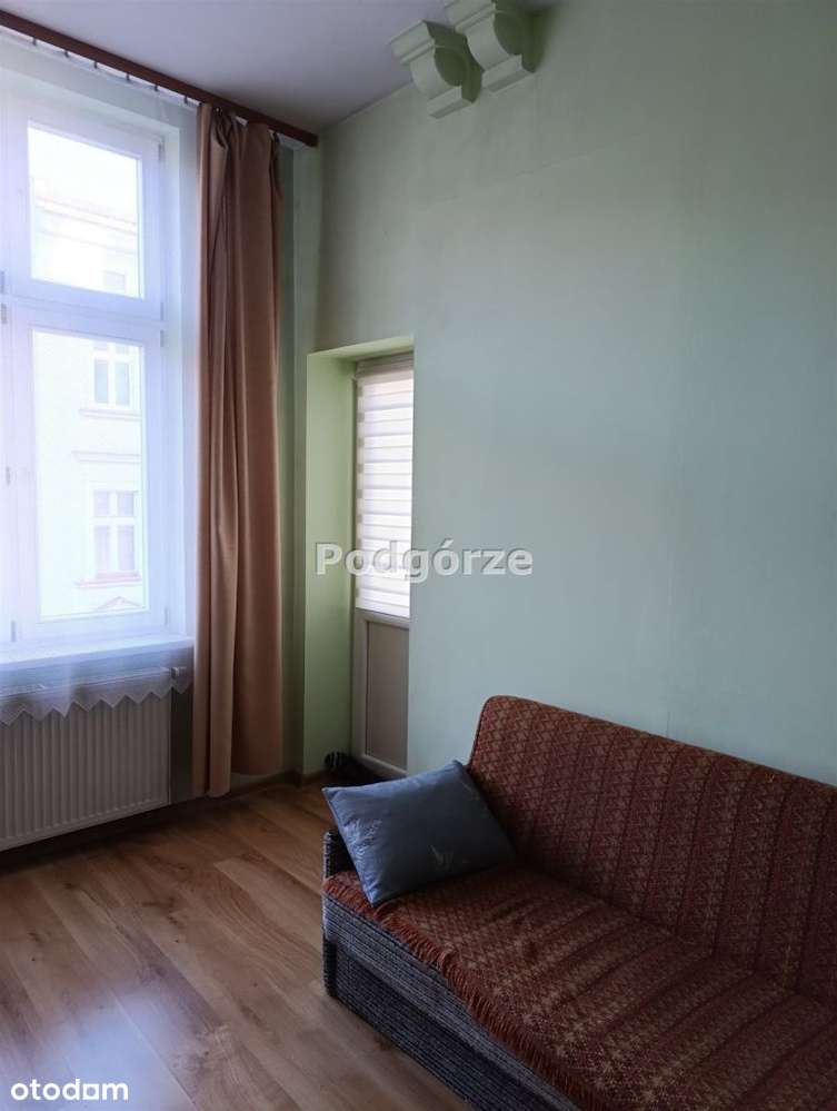 Wysokie sufity, centrum Krakowa-2