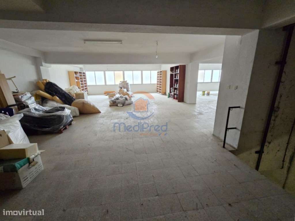 Armazém com 573 m2 (2 pisos) | Ramada, Odivelas - Grande imagem: 5/10
