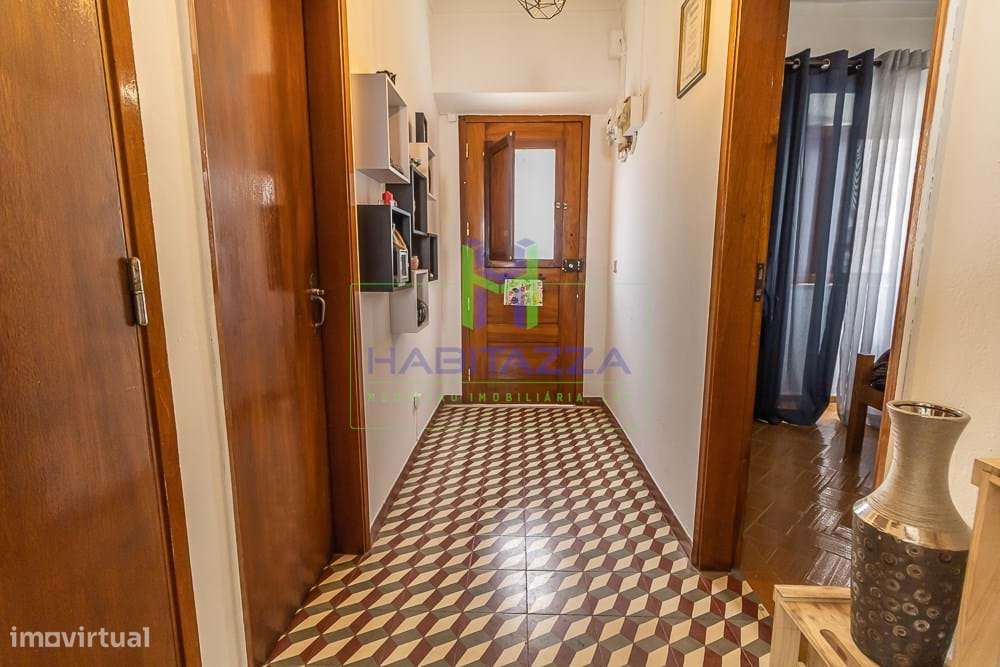 Moradia T2, com anexos e bom quintal, no coração da Praia da Luz-11