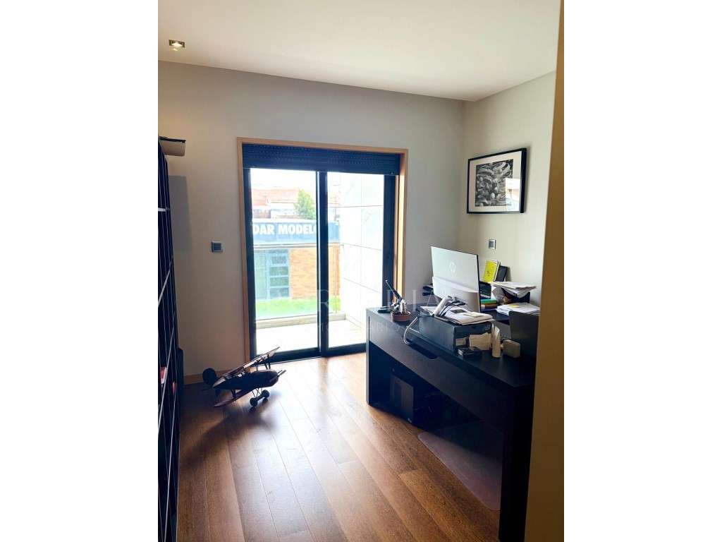 Apartamento T4 com terraço e garagem fechada em Aveiro-28