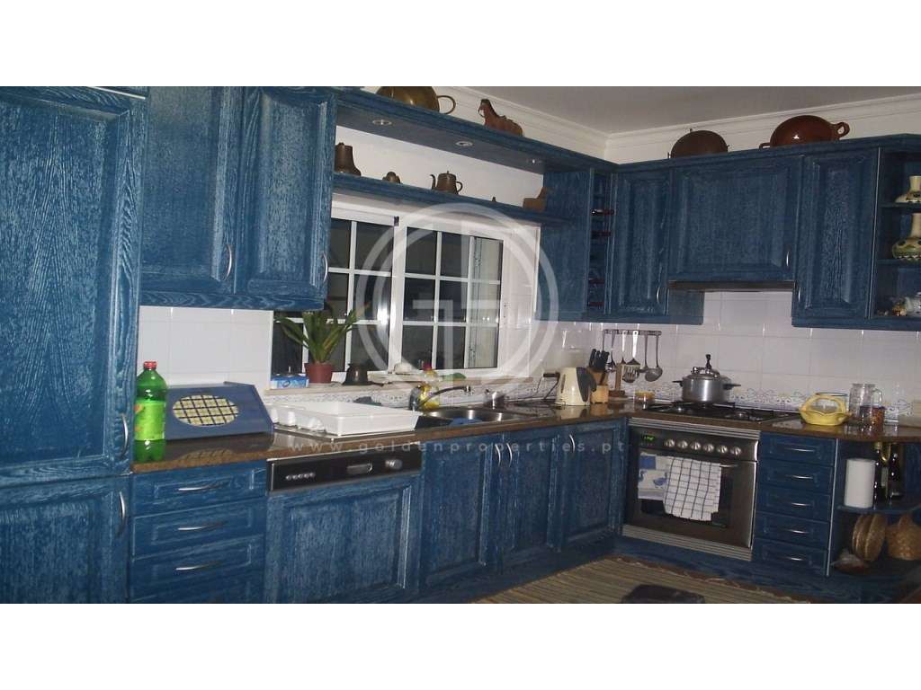 Moradia T4 com piscina localizada numa zona calma entre Loulé e Alm...-5