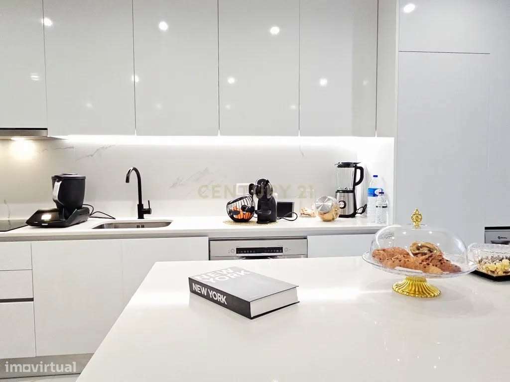 Apartamento T3 Novo com 2 casas de banho e energia A+-40