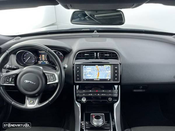 Jaguar XE 2.0 D Portfolio Aut. - 10