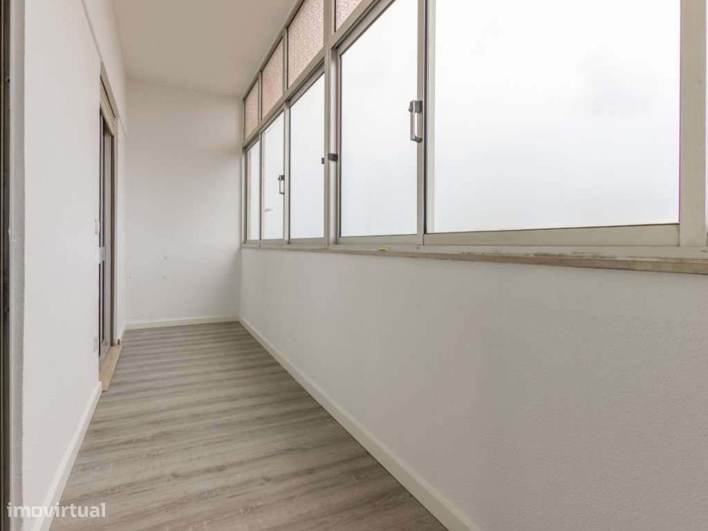 Apartamento T1 renovado | Amora-Seixal | Vista desafogada-10