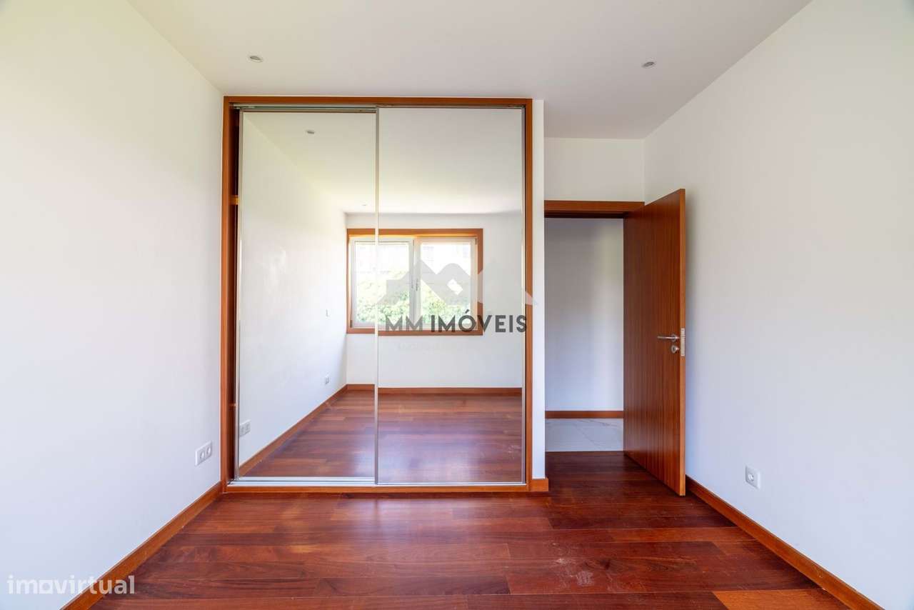 Apartamento T2 | Santa Catarina | Renovado | METRO | Elevador - Grande imagem: 4/28