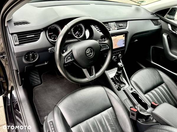 Skoda Octavia Combi 1.6 TDI DSG Premium Edition - 27