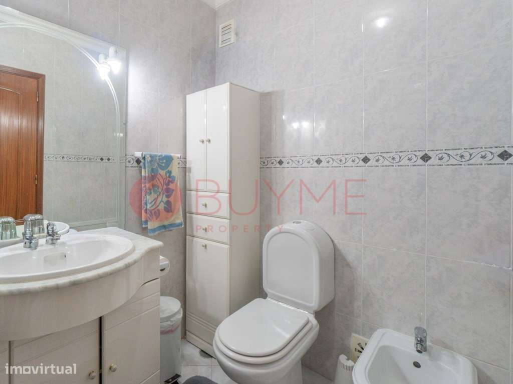 Apartamento T2 em Quarteira com Vista Mar a Poucos Passos da Praia-16