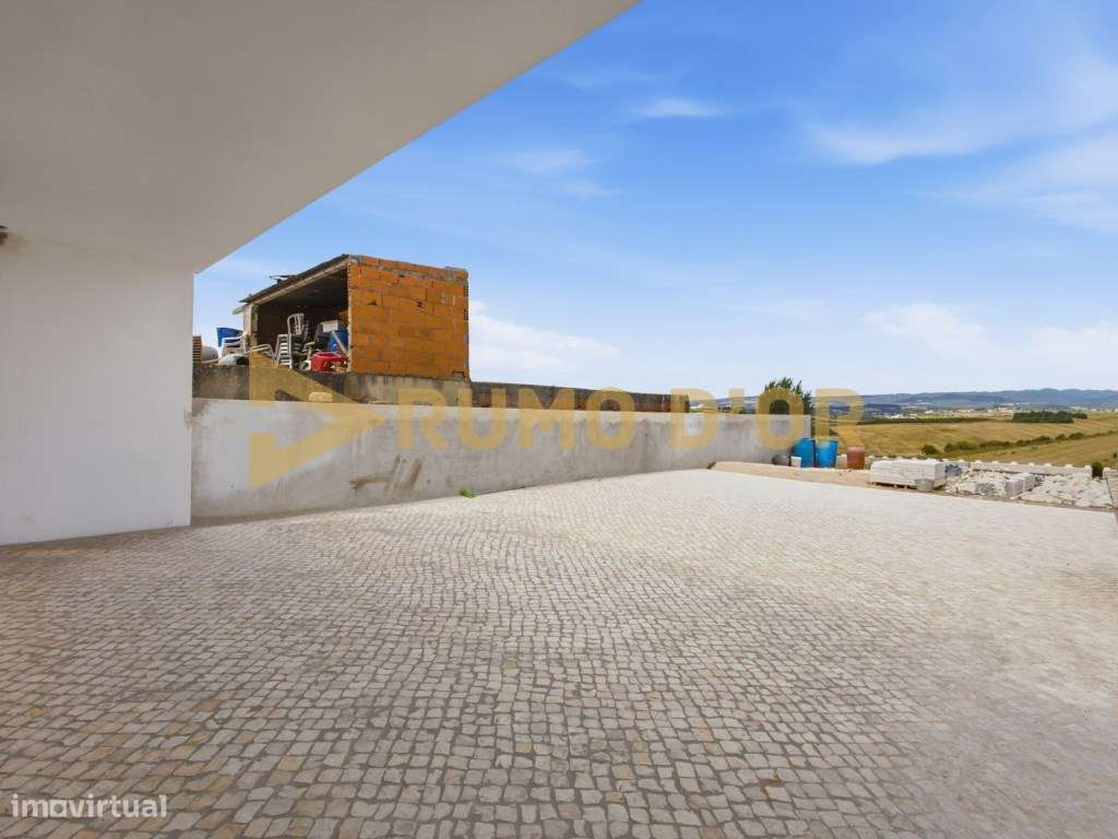 Moradia T3 Nova na Pocariça, Em Fase Final de Construção-18
