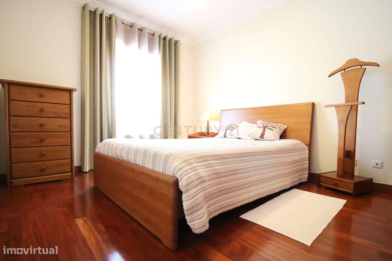 Elegância e Exclusividade no Bairro das Artes T3 Remodelado | Rua Migu-24