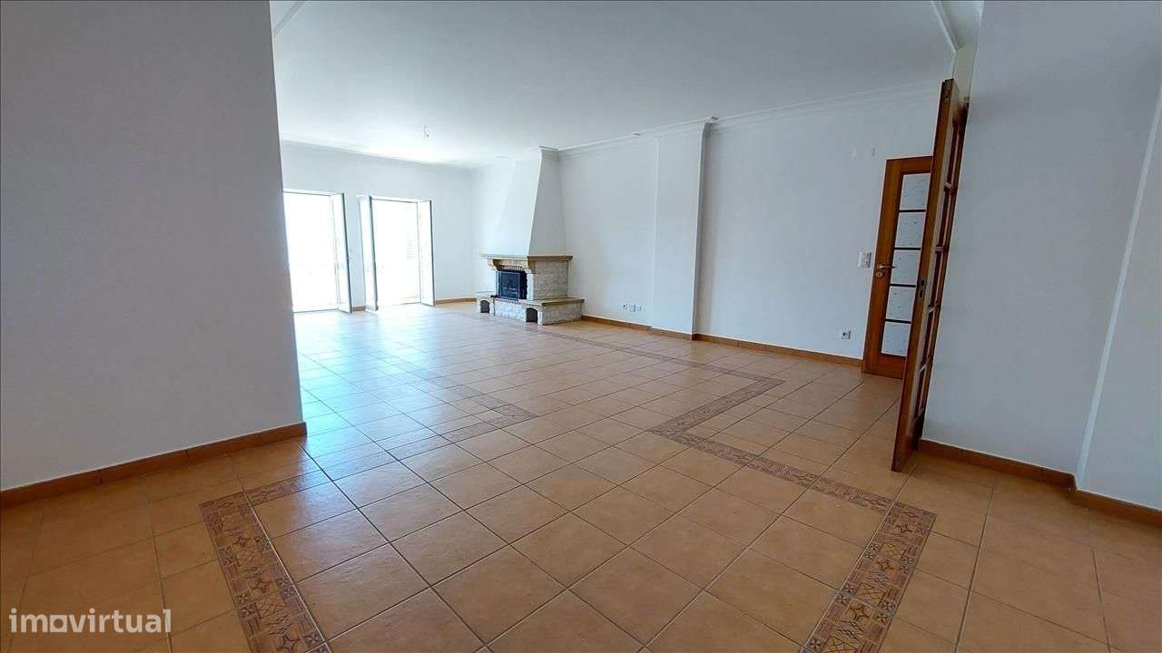 Espaçoso apartamento T4 inserido em condomínio -  Quinta da Beloura - Grande imagem: 5/24