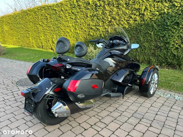 Can-Am Spyder - 4