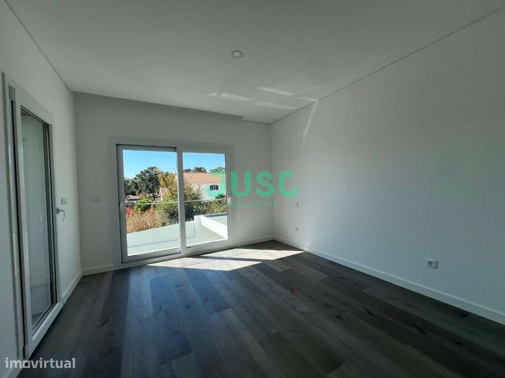 Excelente moradia t3 triplex com cozinha e sala separadas e bom esp... - Grande imagem: 5/11