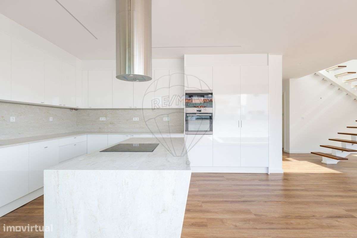 Moradia T4 para venda-10