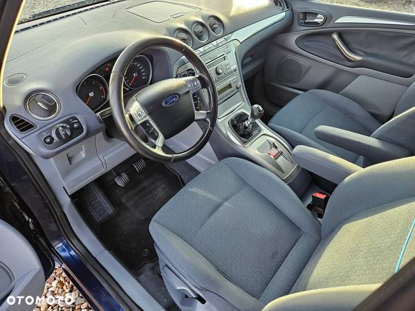 Ford Galaxy 2.0 TDCi Ambiente - 10