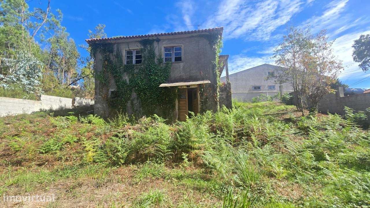 Moradia T2 para reabilitação com projeto aprovado – Milheirós de Poiar - Grande imagem: 5/13