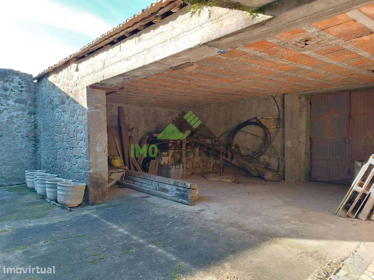 Quinta para restauro em Guisande (9066 m2)-9