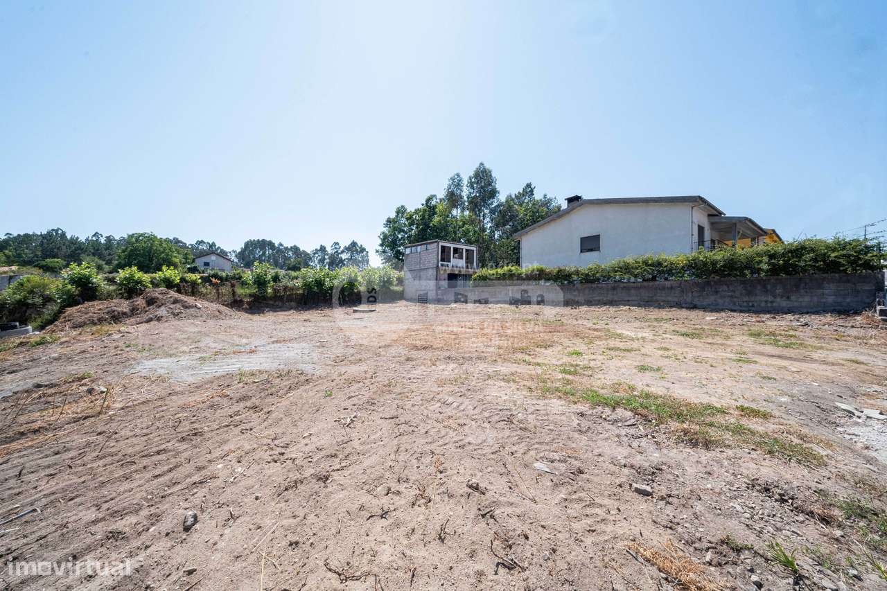 Moradia T3 Térrea com Piscina em Vila Verde-14