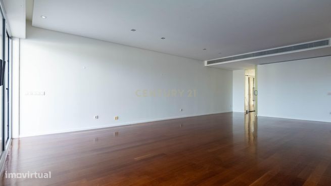 Moradia T3, com 2 suítes e 2 terraços, em condomínio fechado na Praia-23