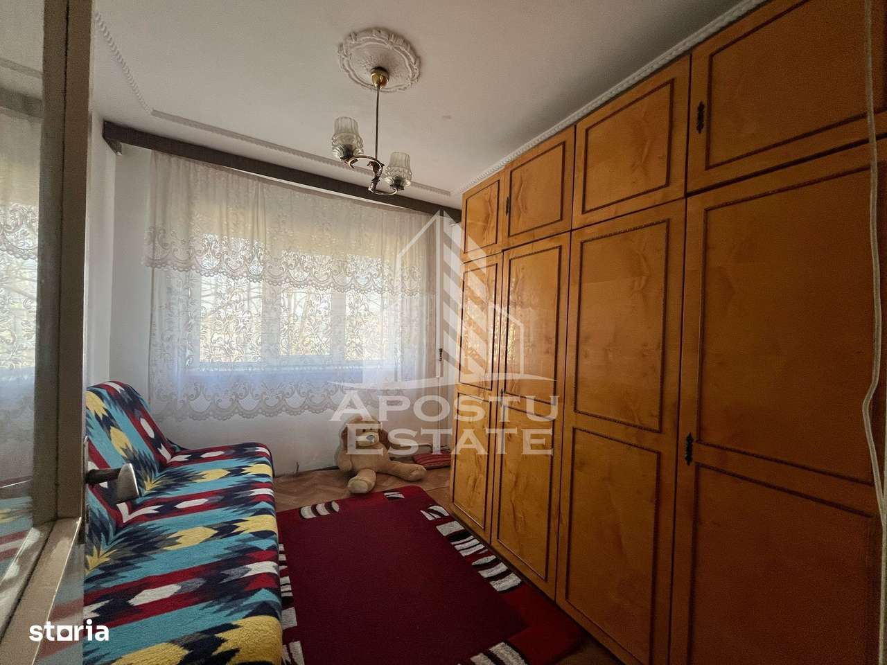Apartament cu 3 camere, decomandat, situat in zona Sagului - Imagine principală: 3/9